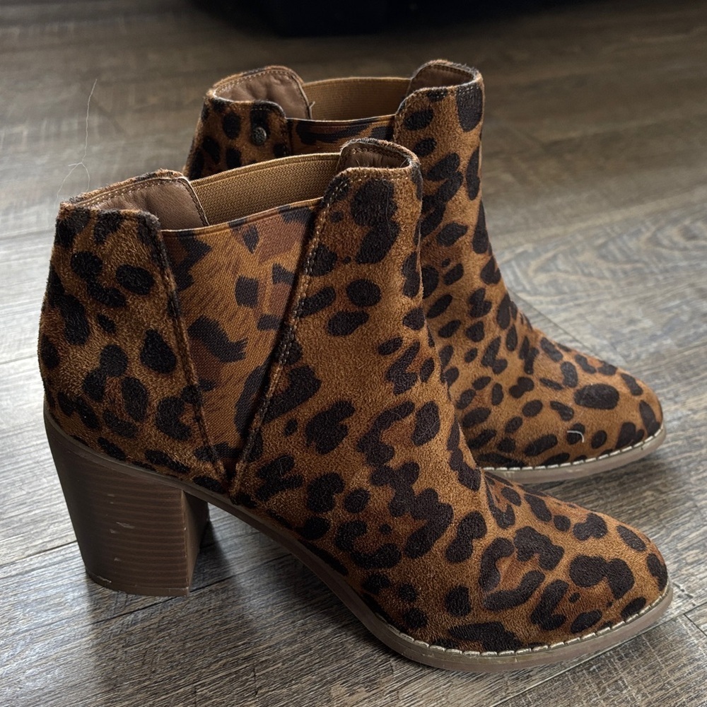 Brown Suede Ankle Boots with Chunky Heel